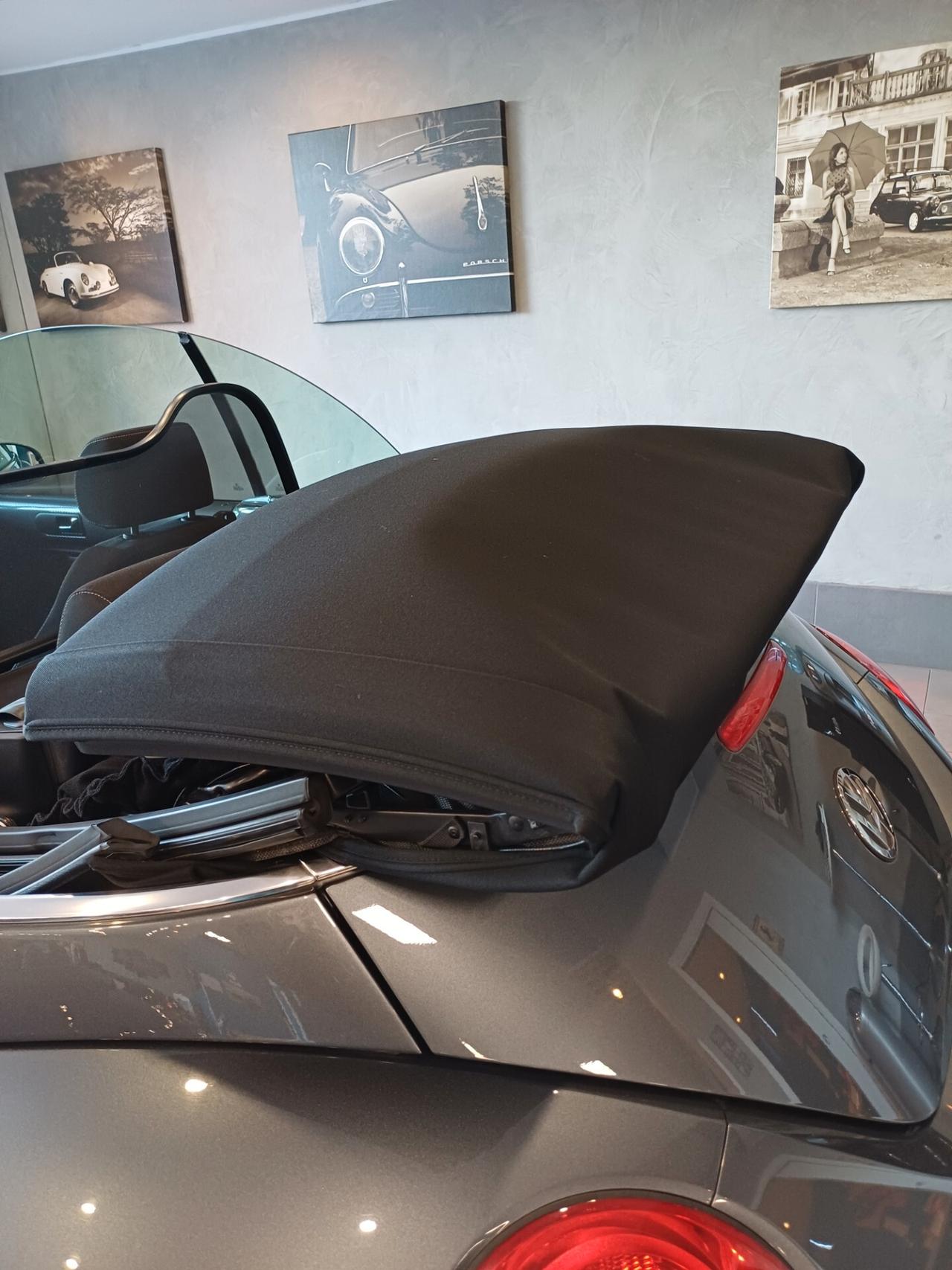 Volkswagen New Beetle 1.4 16V Cabrio Neopatentati