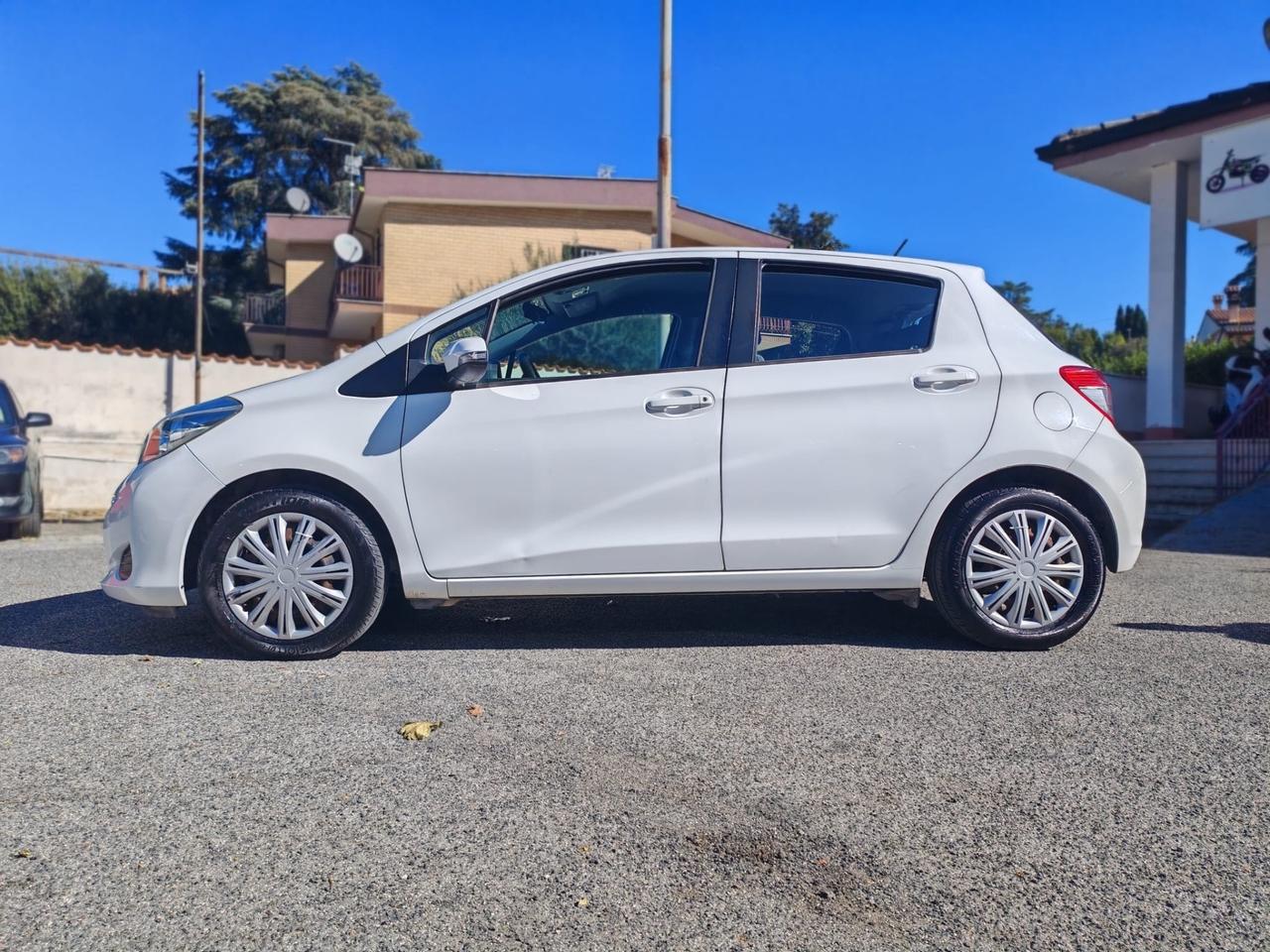Toyota Yaris 1.0 5 porte Active