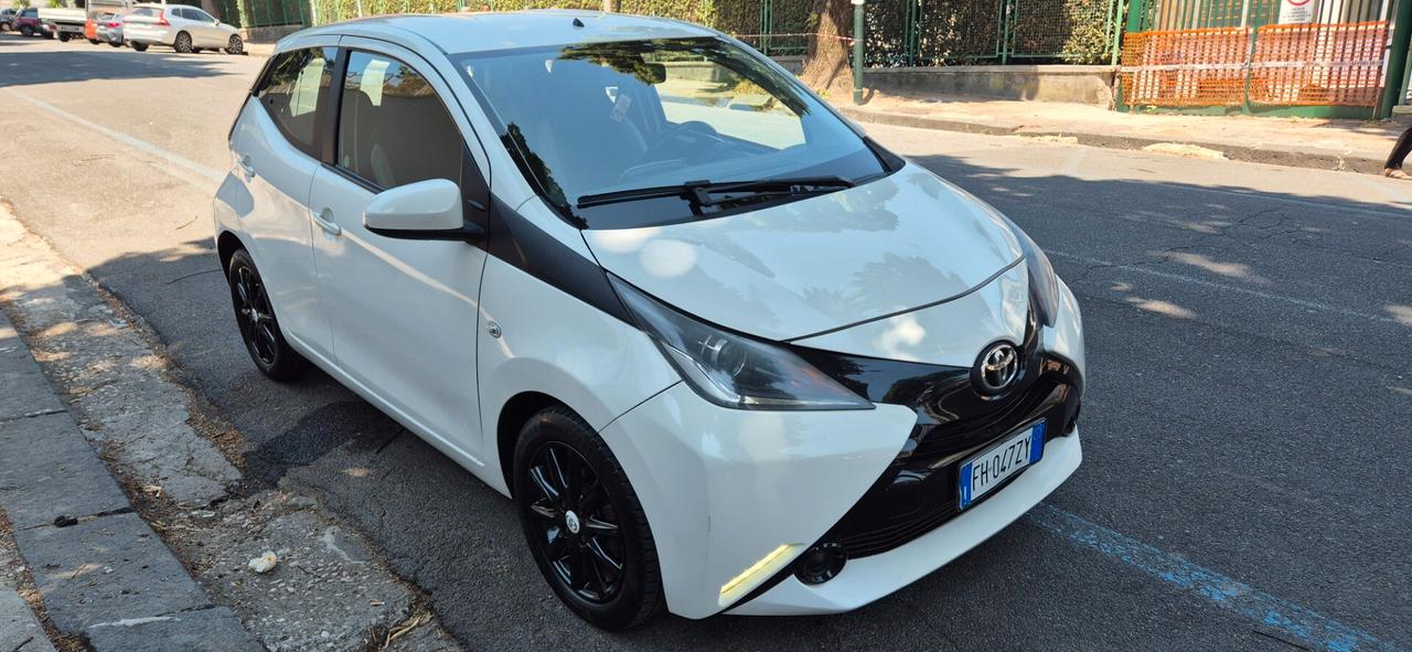 Toyota Aygo X-PLAY 5 PORTE RETROCAMERA CON GARANZIA