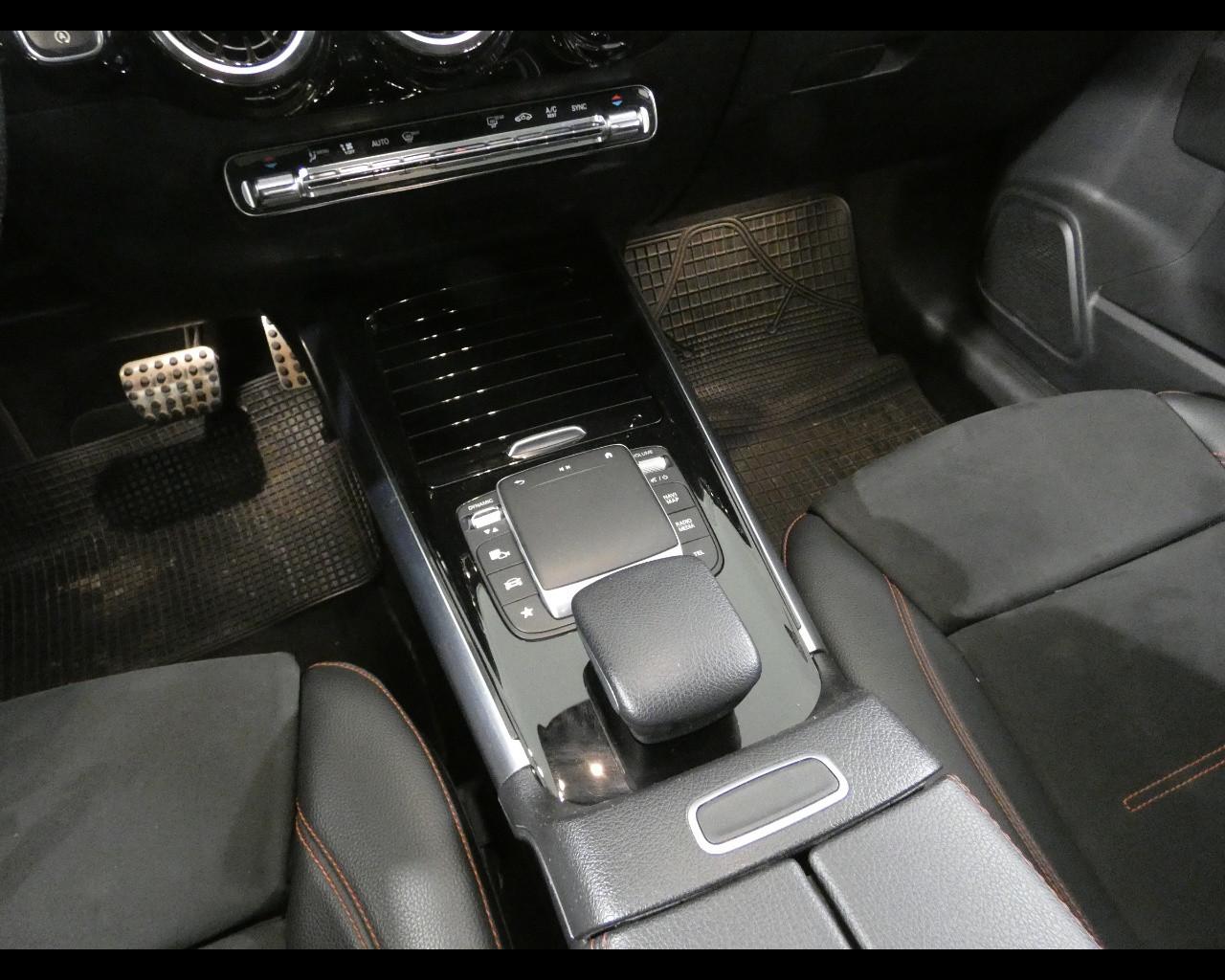 Mercedes-Benz GLA (H247) - GLA 200 d Automatic Premium