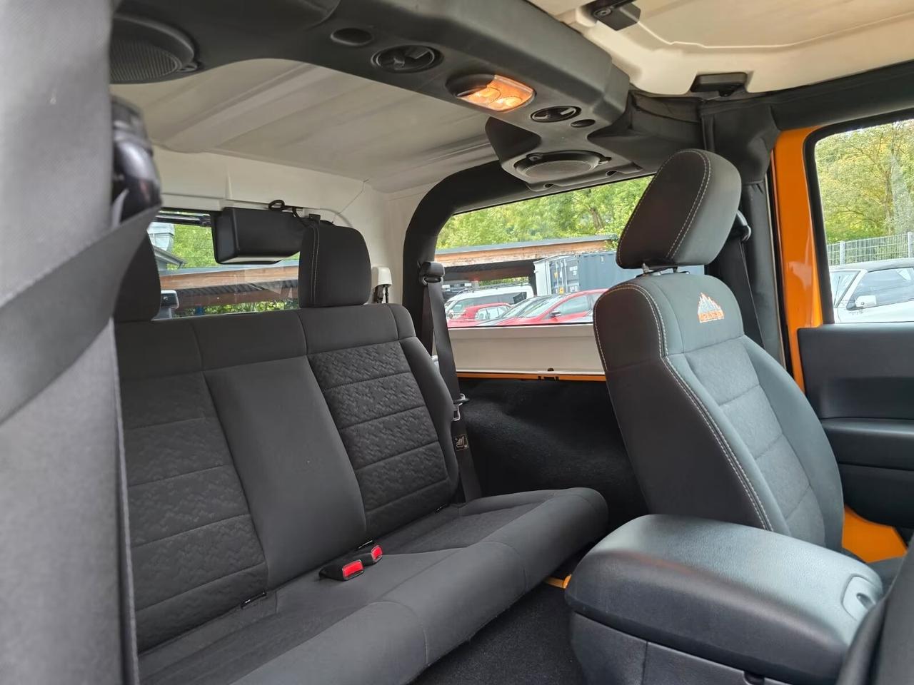 Jeep Wrangler Tettuccio rigido 2.8 CRDI Mountain