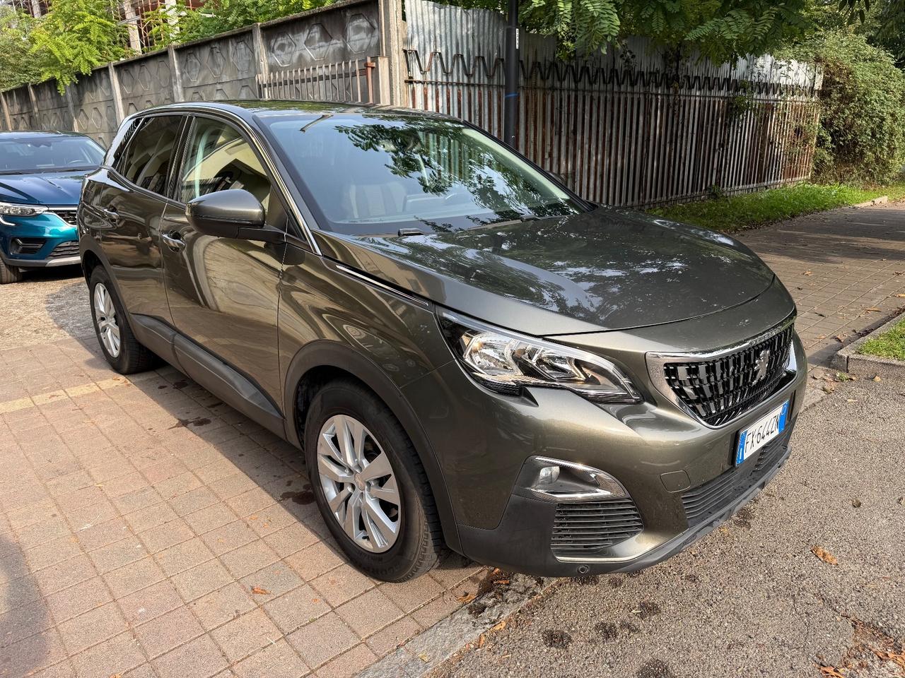 Peugeot 3008 BlueHDi 130 S&S EAT8 Business