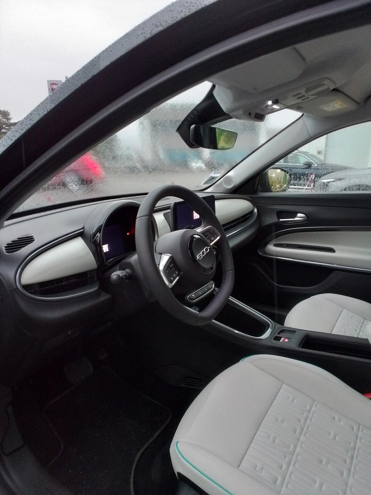 Fiat 600 Hybrid 100 CV DCT MHEV La Prima