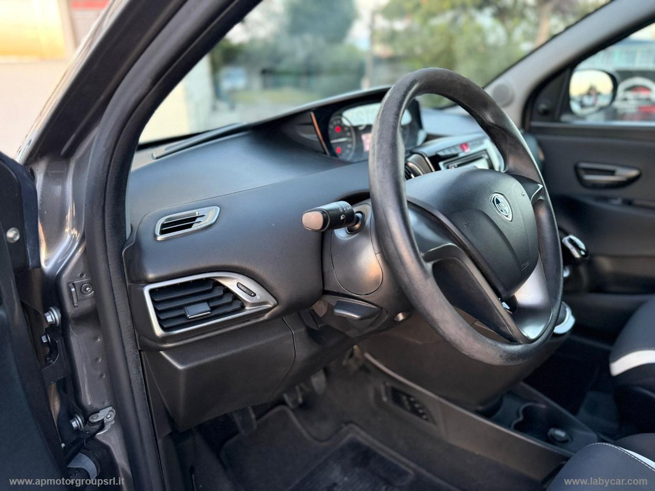 LANCIA Ypsilon 1.2 69 CV 5p. S&S ELEFANTINO BLU