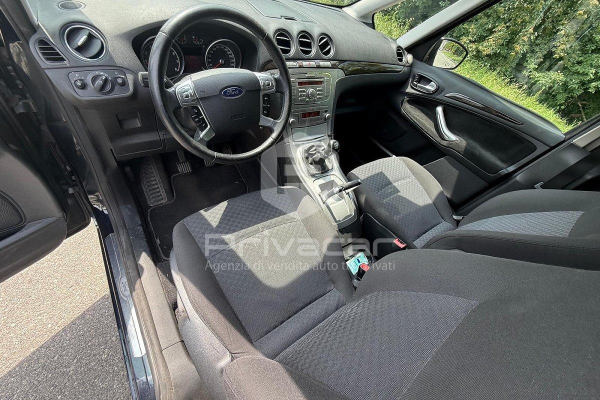 FORD Galaxy 2.0 145 CV Ghia