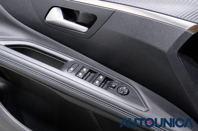 PEUGEOT 3008 PURETECH TURBO 130 S&S ALLURE PACK FARI LED