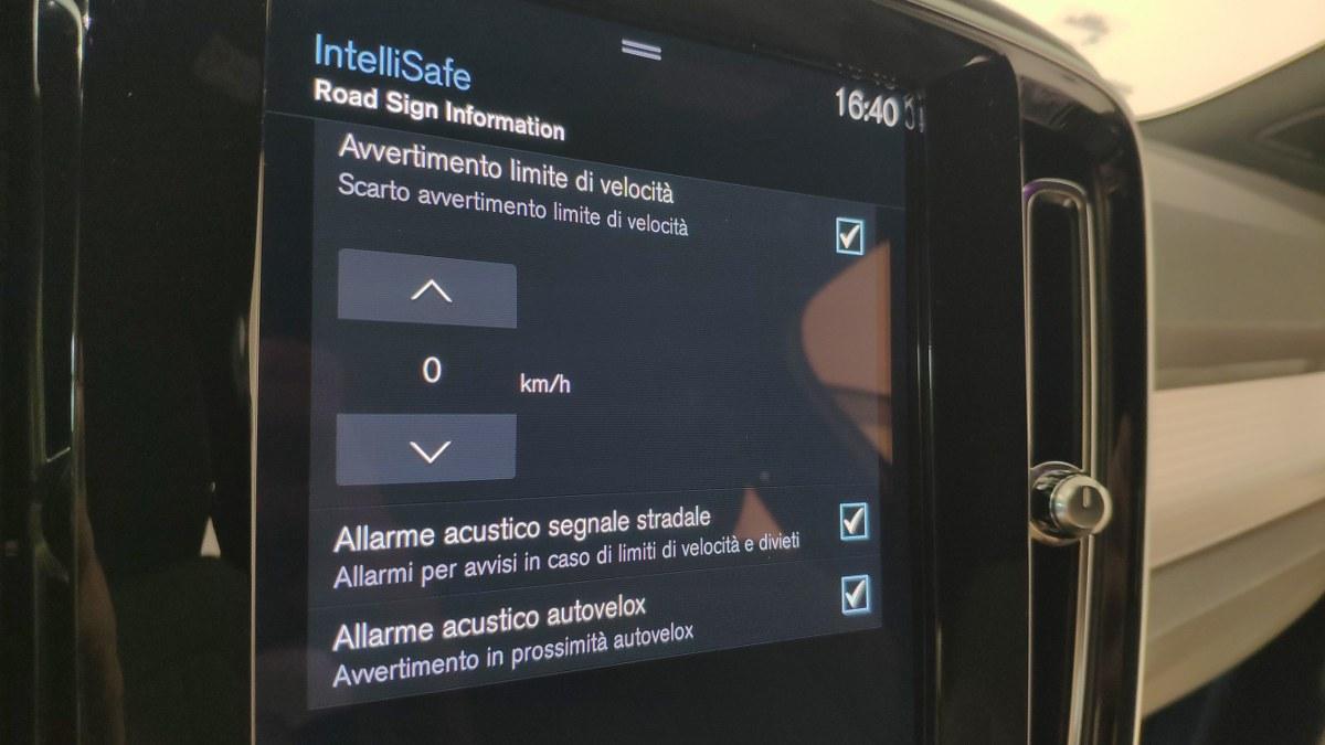 VOLVO Xc40 T2 Automatico Core N-1