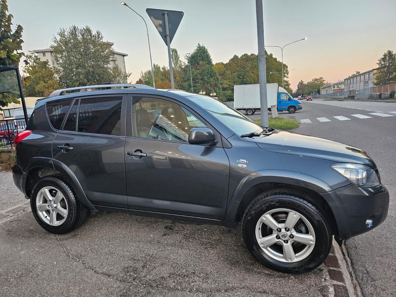 Toyota RAV4 2.2 D-4D 177cv Luxury*Pelle*Navi*