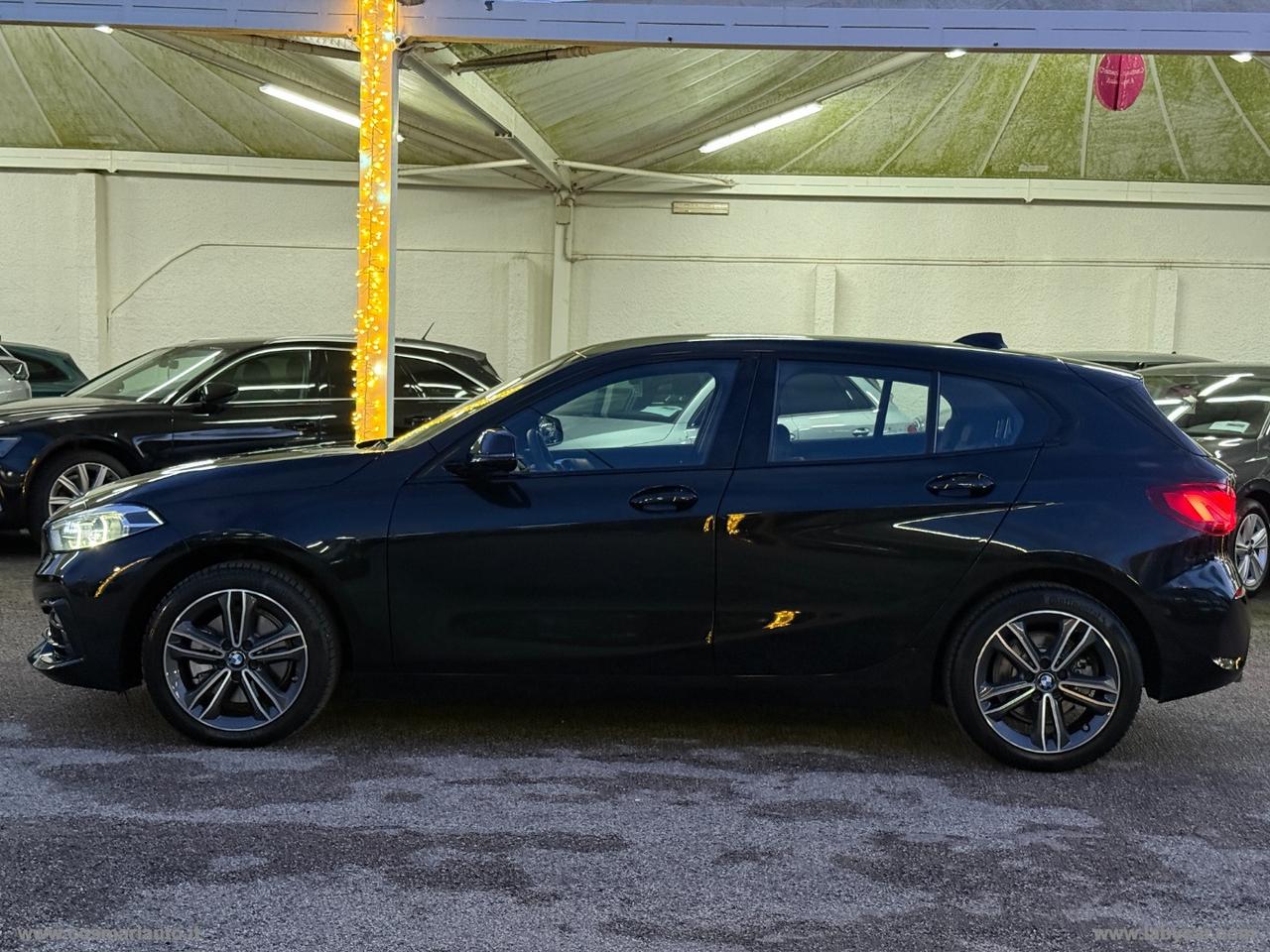 BMW 116d Sport AUTO LUCI AMBIENT, CARPLAY