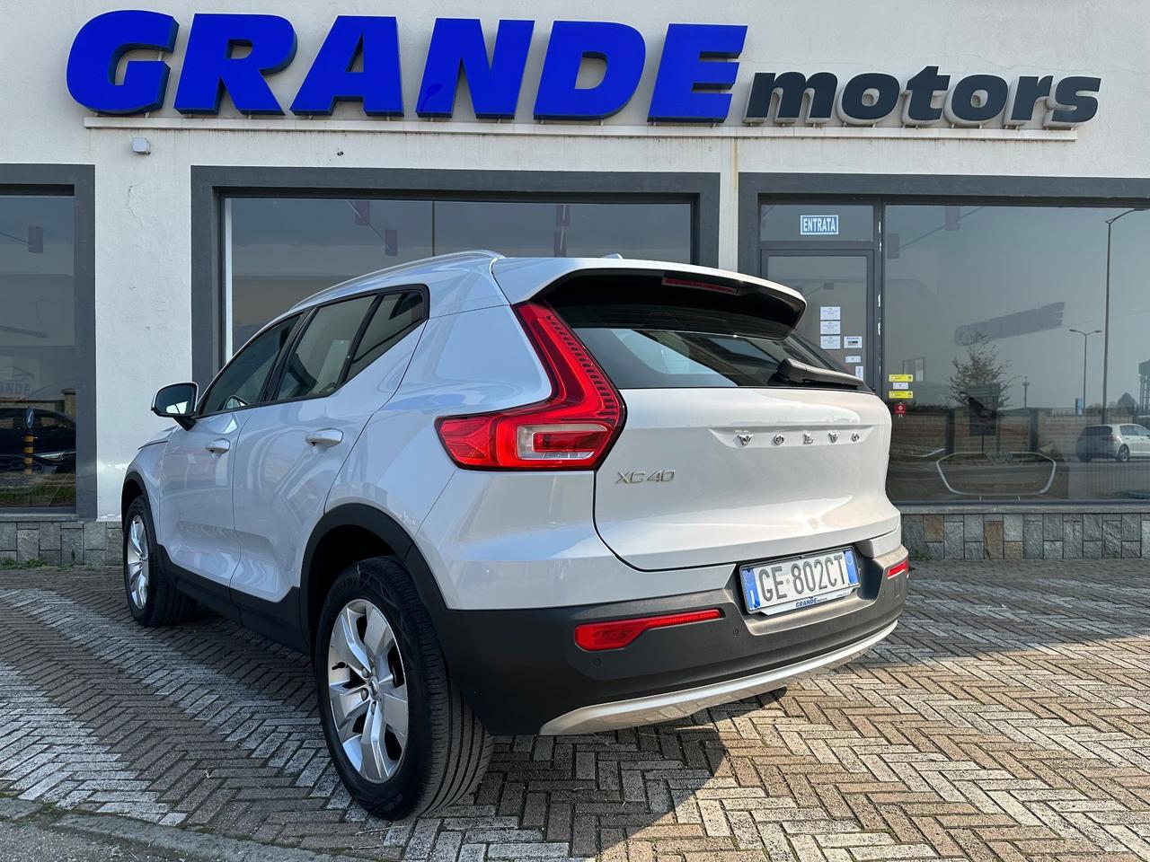 Volvo XC40 T2 Momentum Pro Harman/Kardon