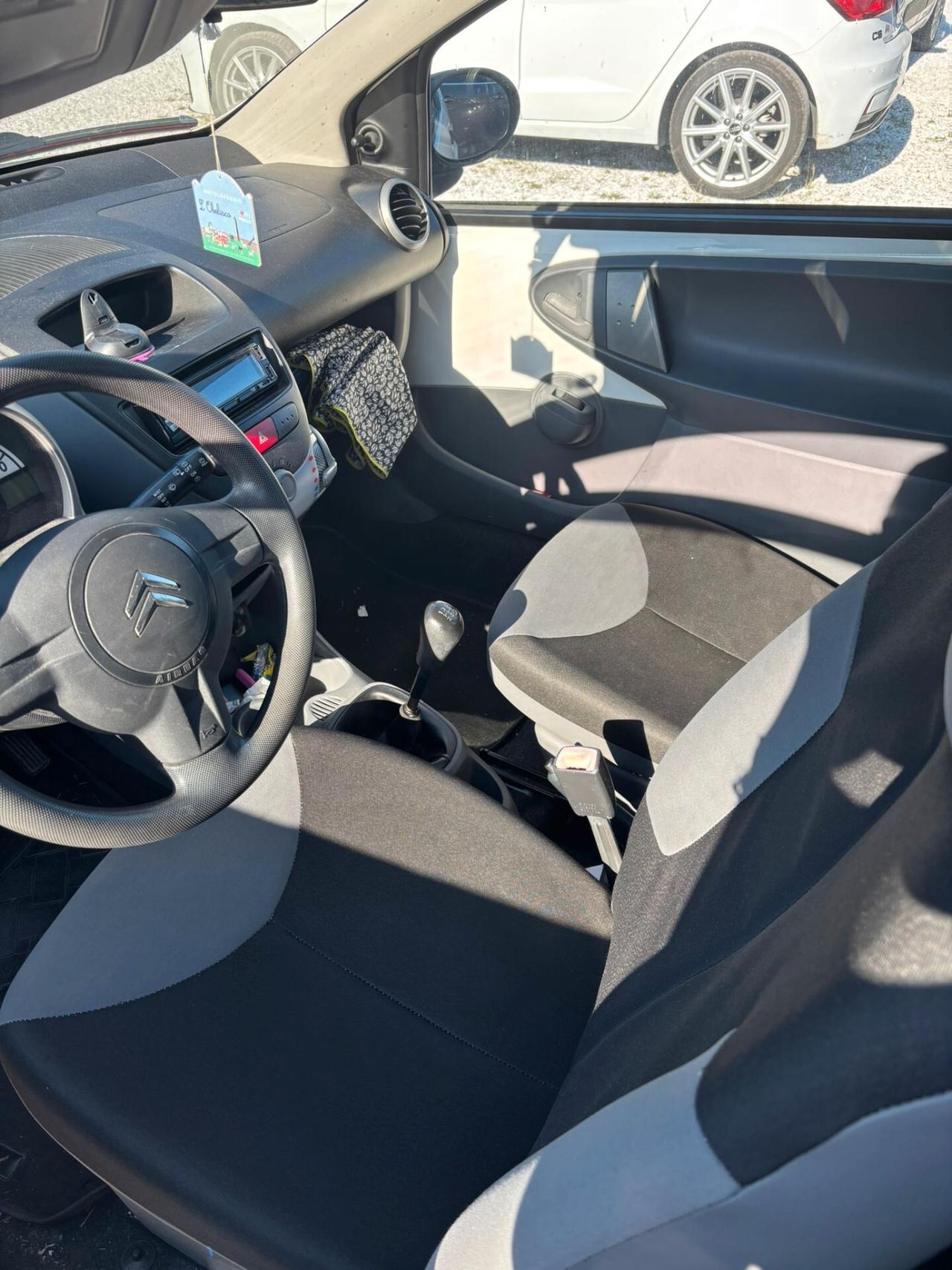 Citroen C1 1.0 3 porte CON SOLO 37.000 KMREALI!!! GARANZIA EUROPEA DI 12 MESI RINNOVABILE FINO A 36 MESI!!!