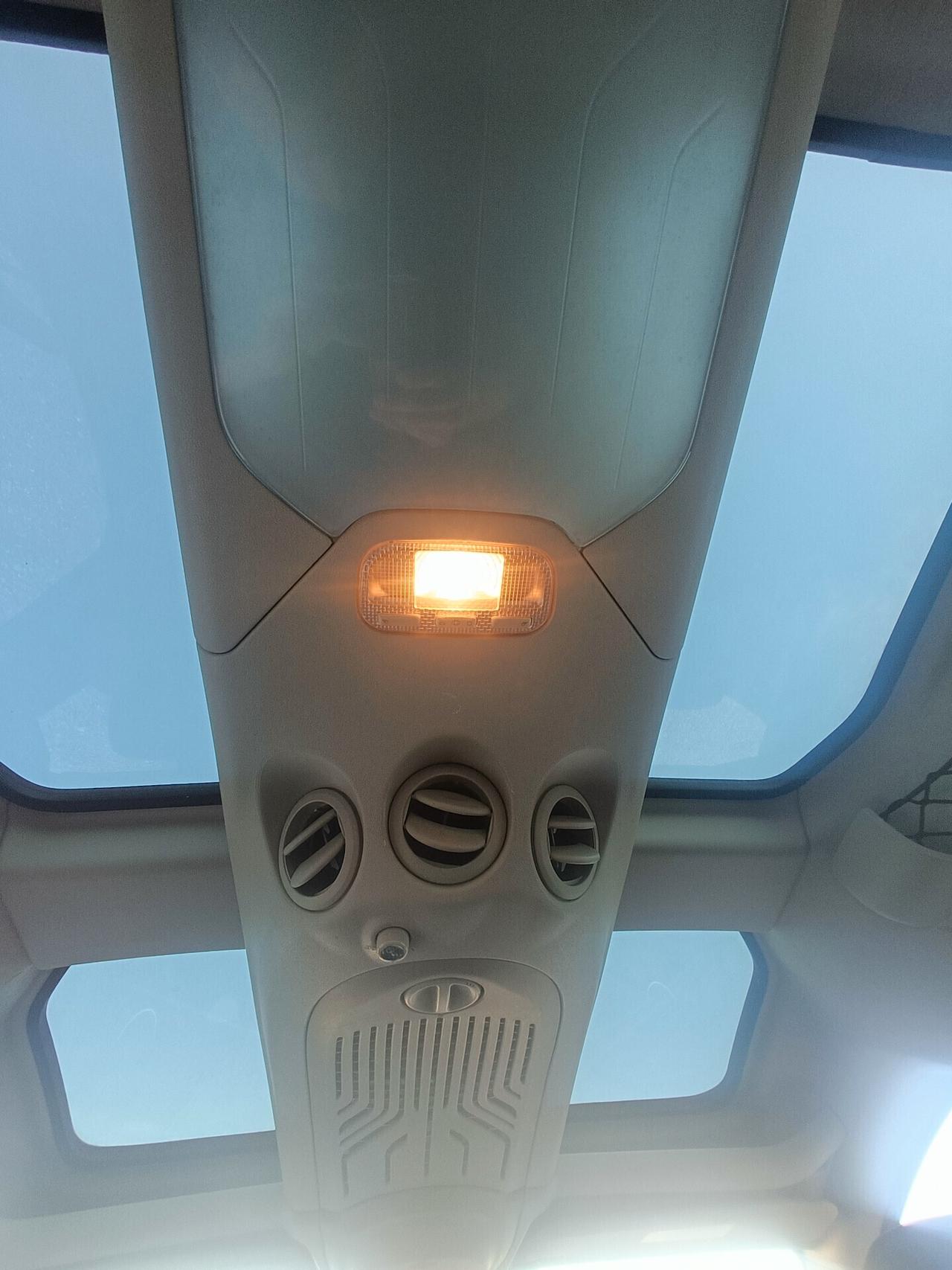 Peugeot Partner Tepee 1.6 HDi 115CV Outdoor