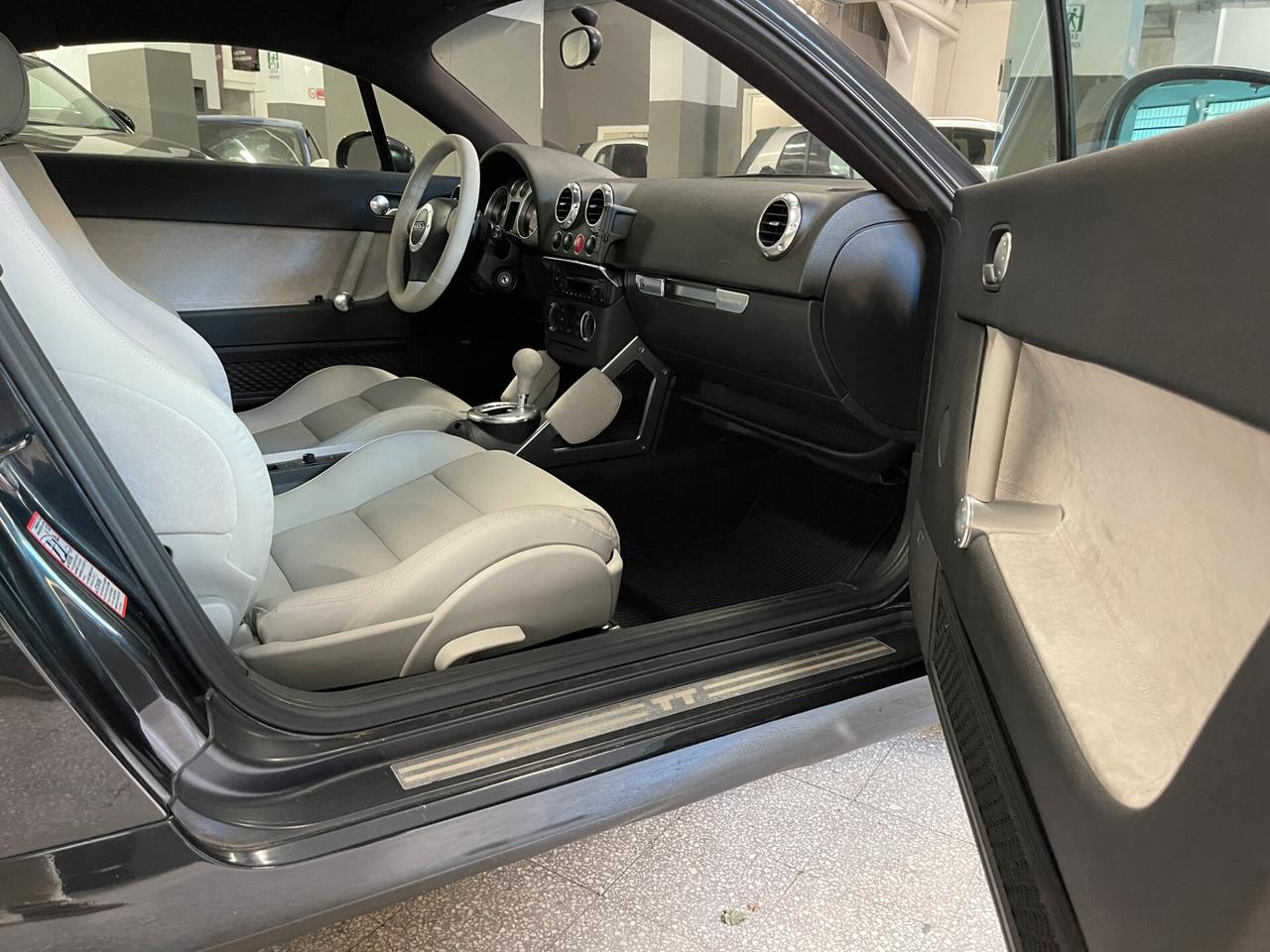 Audi TT Coupé 3.2 V6 quattro