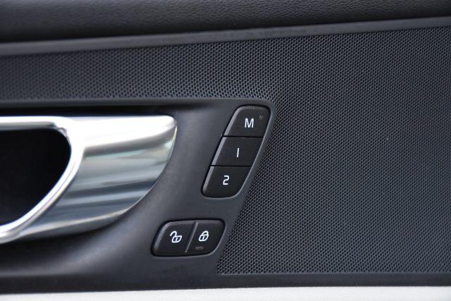VOLVO XC60 B4 (d) Geartronic Inscription