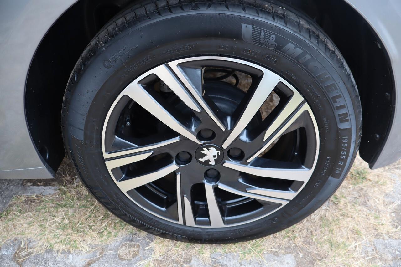 Peugeot 208 1.2cc PureTech 75cv S&S 5 porte Style