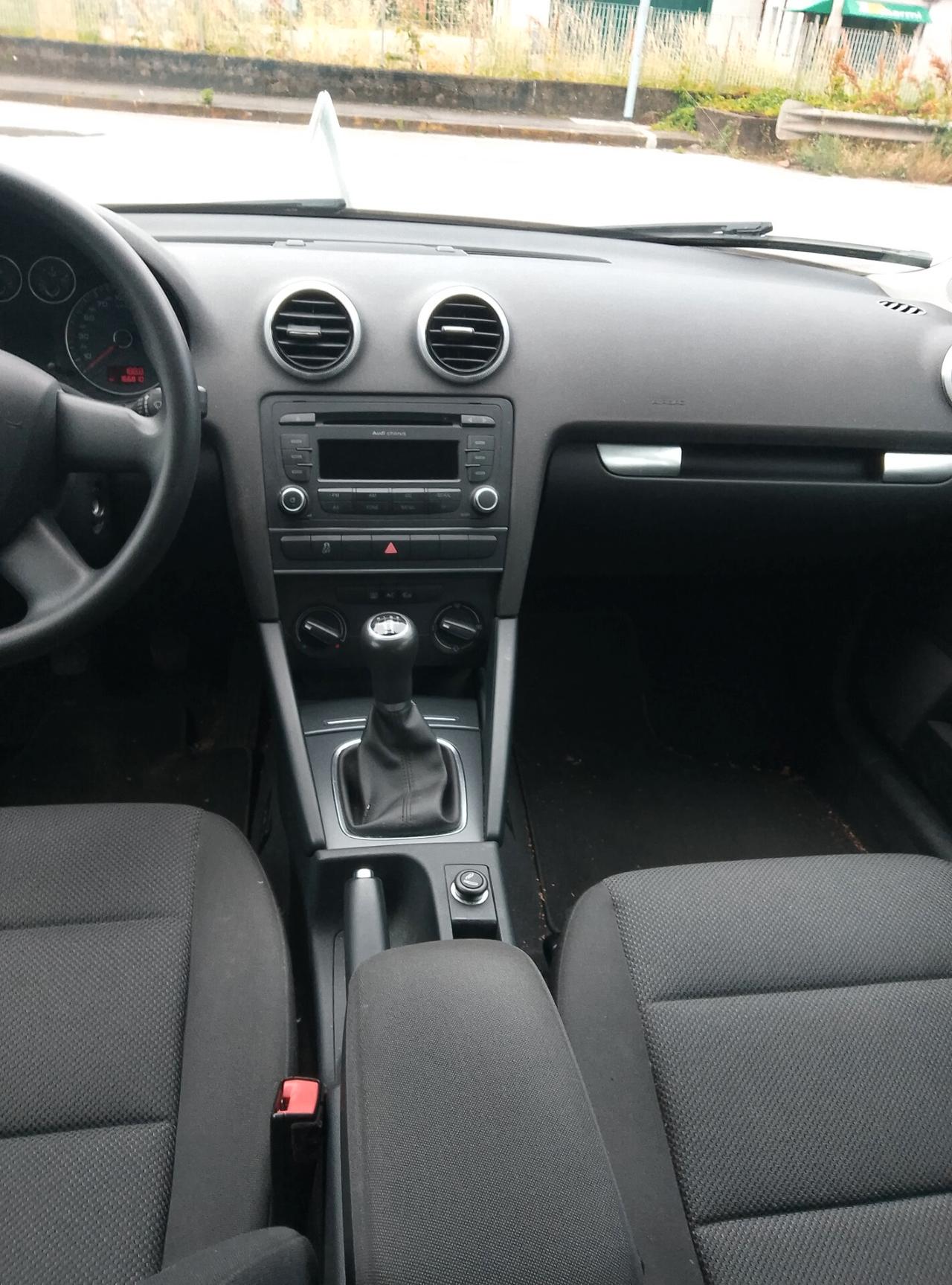 Audi A3 1.6 TDI 105 CV CR Attraction