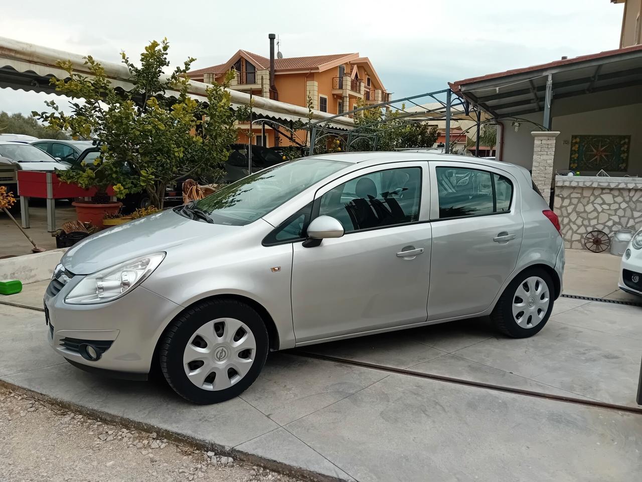 Opel Corsa 1.2 5 porte Enjoy