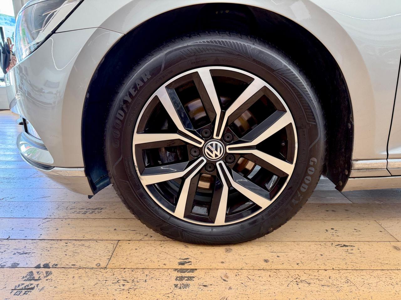 Volkswagen Passat 2.0 TDI DSG Highline BlueM. Tech.