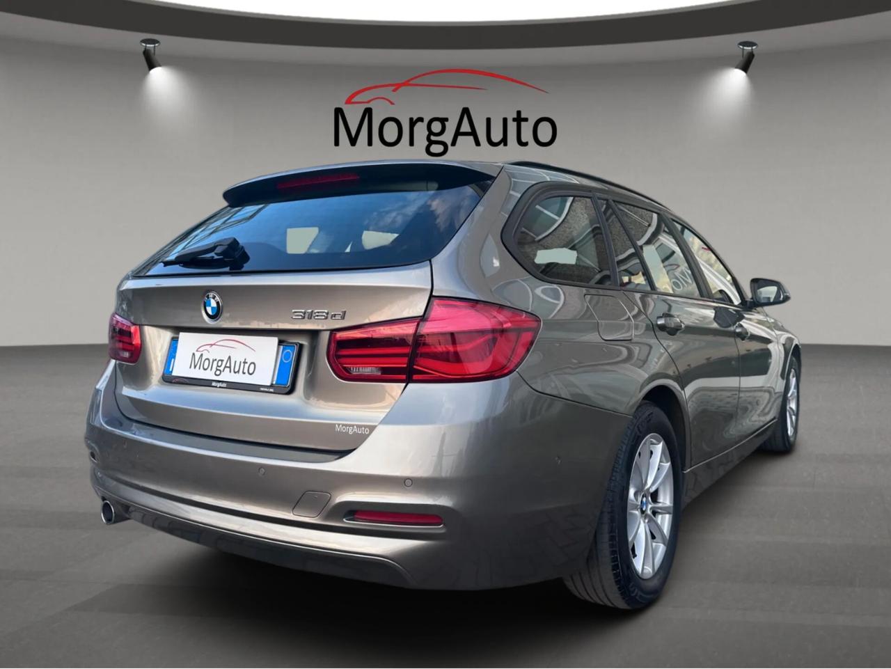 BMW 318d Touring Automatica, Fari full LED, Navi professional