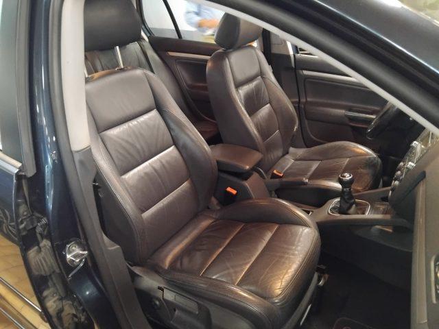 VOLKSWAGEN Golf 1.6 FSI 5p. Sportline