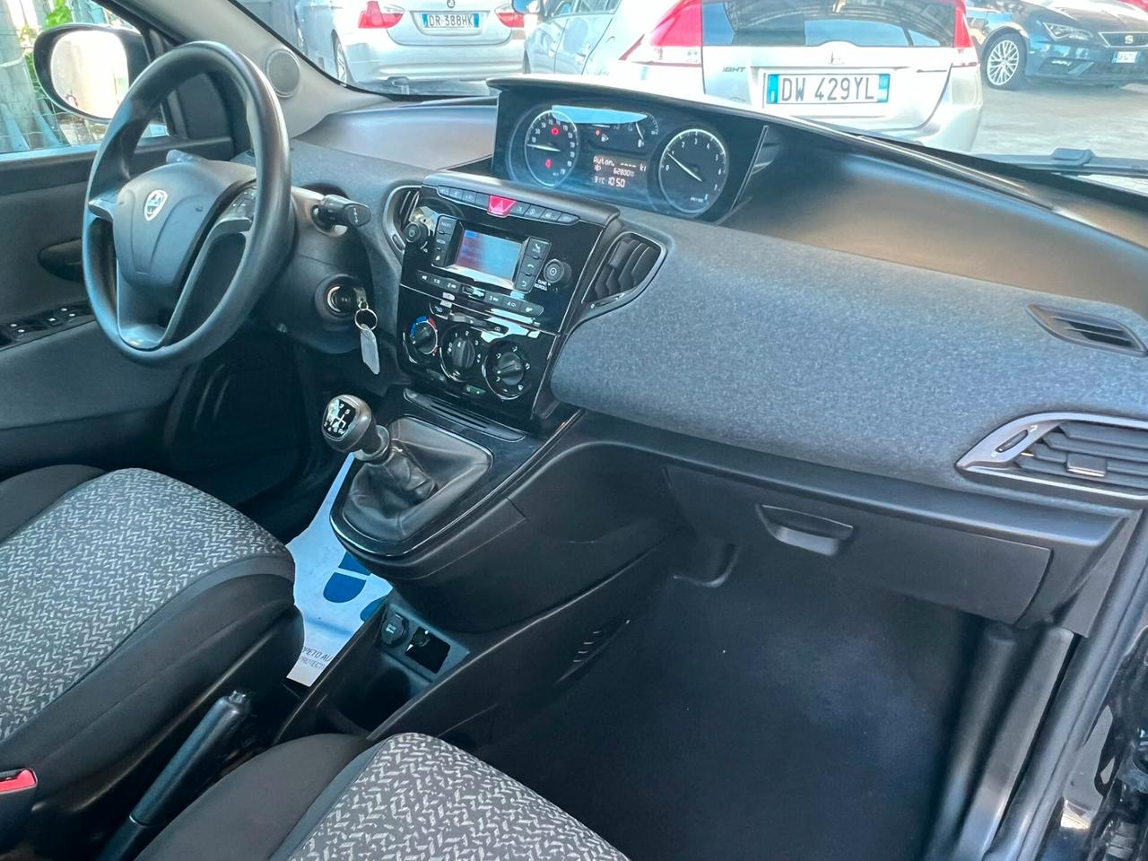 Lancia Ypsilon 1.0 FireFly 5 porte S&S Hybrid Alberta Ferretti