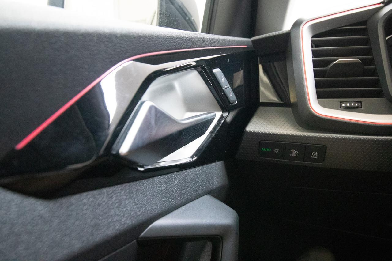 Audi A1 Sportback 30 Tfsi S-line S-tronic Identity Black