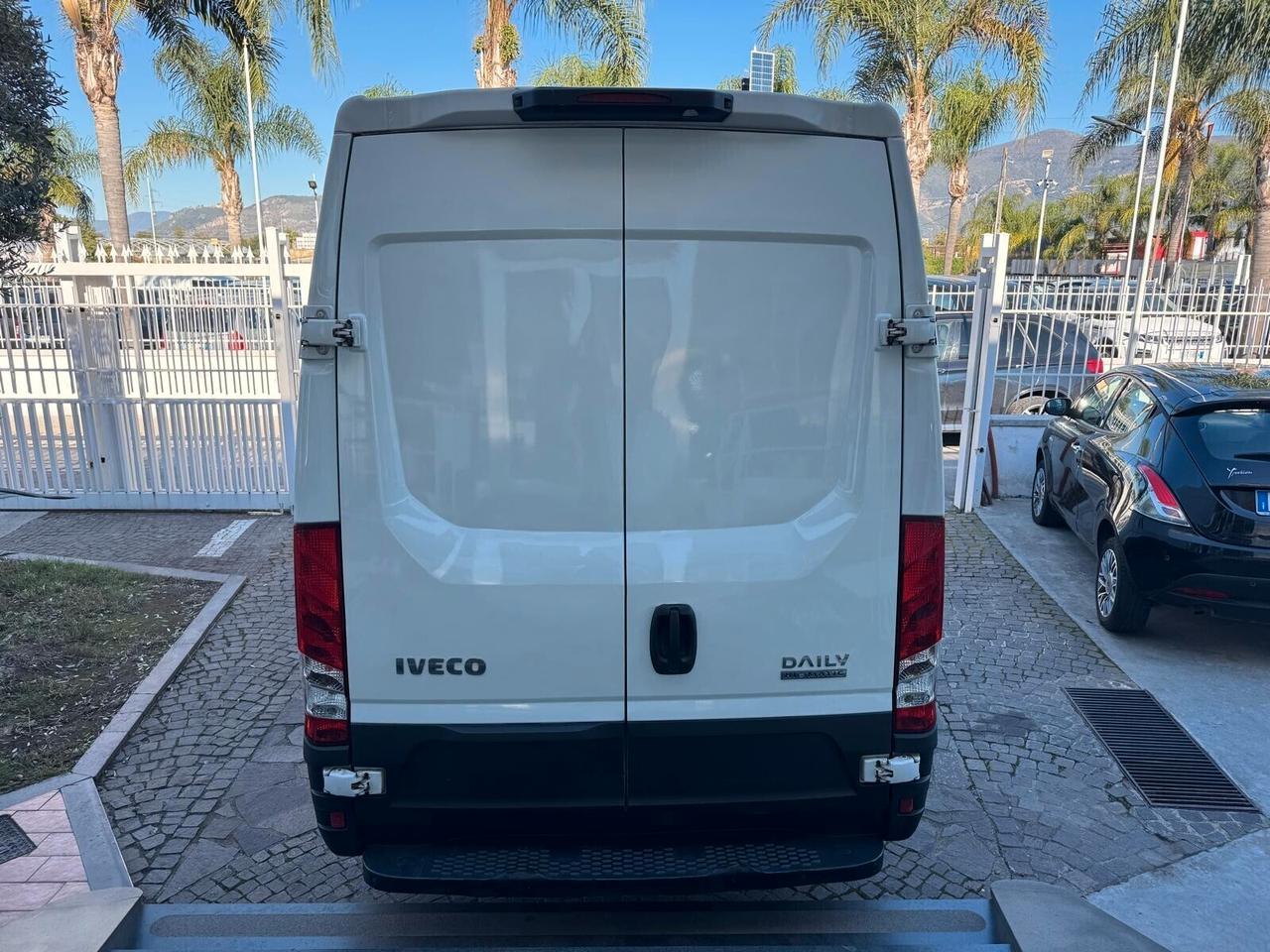 Iveco Daily 35C15 BTor 3.0 HPT PM-RG Cabinato