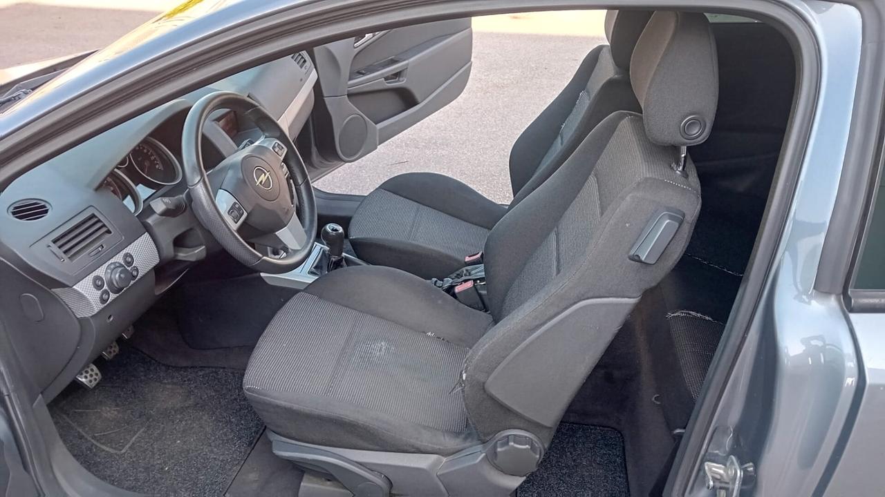 Opel Astra GTC 1.6 16V Twinport 3 porte Enjoy
