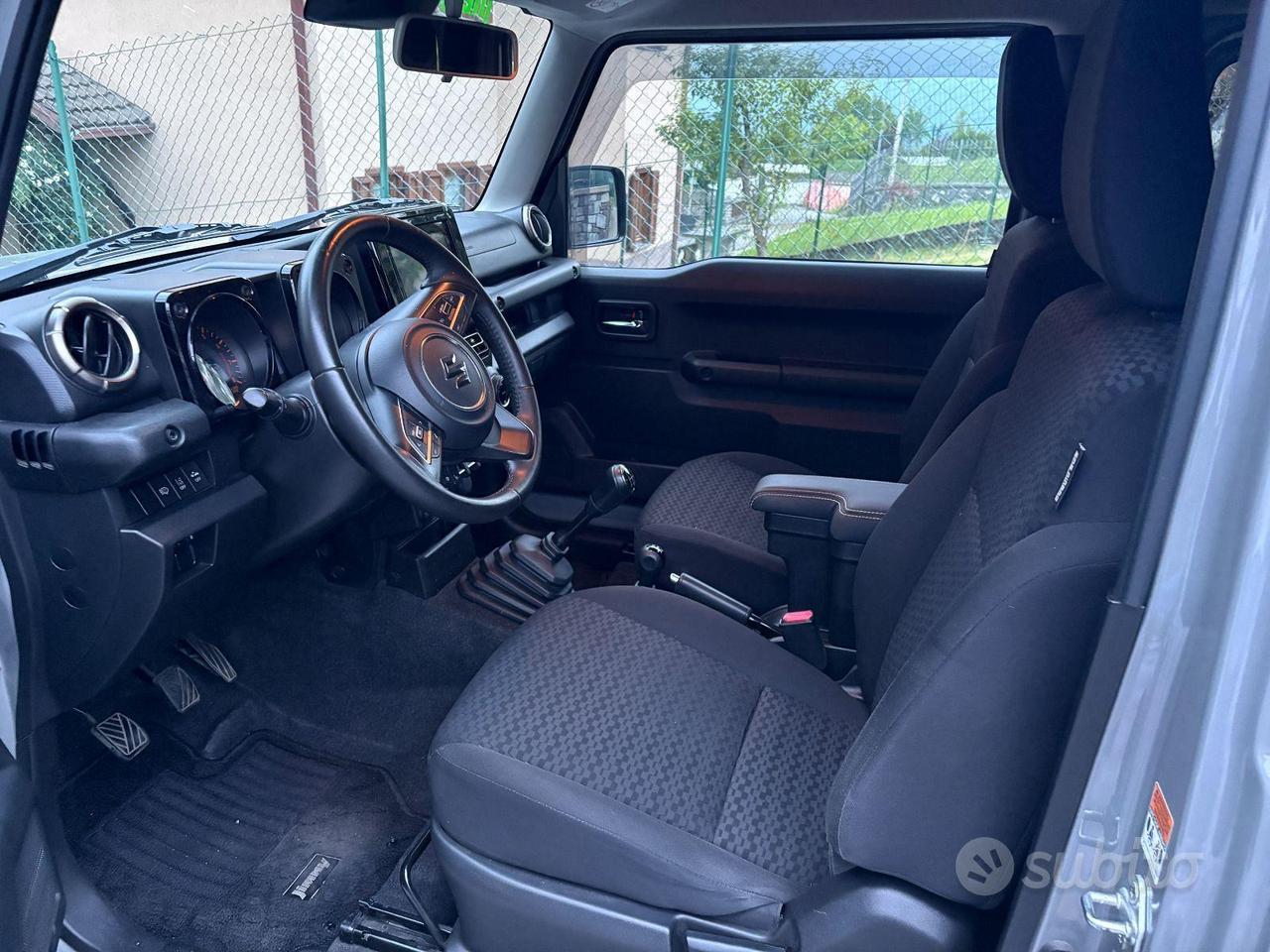 Suzuki Jimny autovettura 4 posti