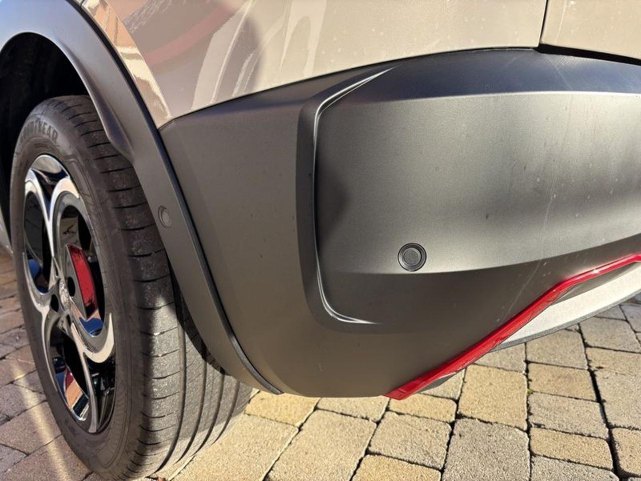 Alfa Romeo Junior 1.2 136 CV Hybrid eDCT6 Speciale FULL LED-NAVI-18"