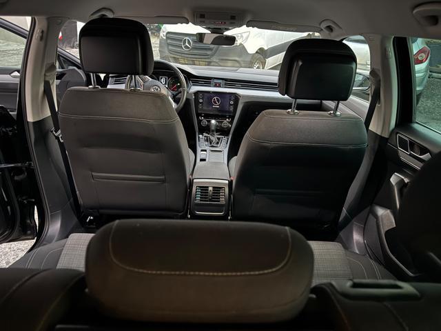 VOLKSWAGEN Passat Variant 1.6 TDI SCR DSG Business BMT