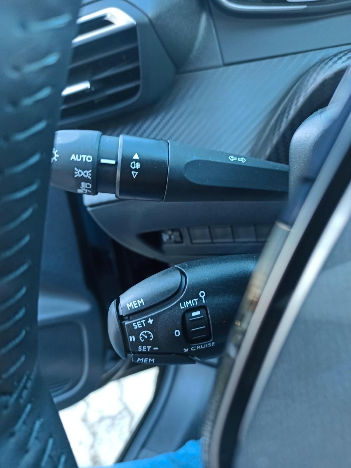 Peugeot 208 PureTech 100 Stop&Start 5 porte Style