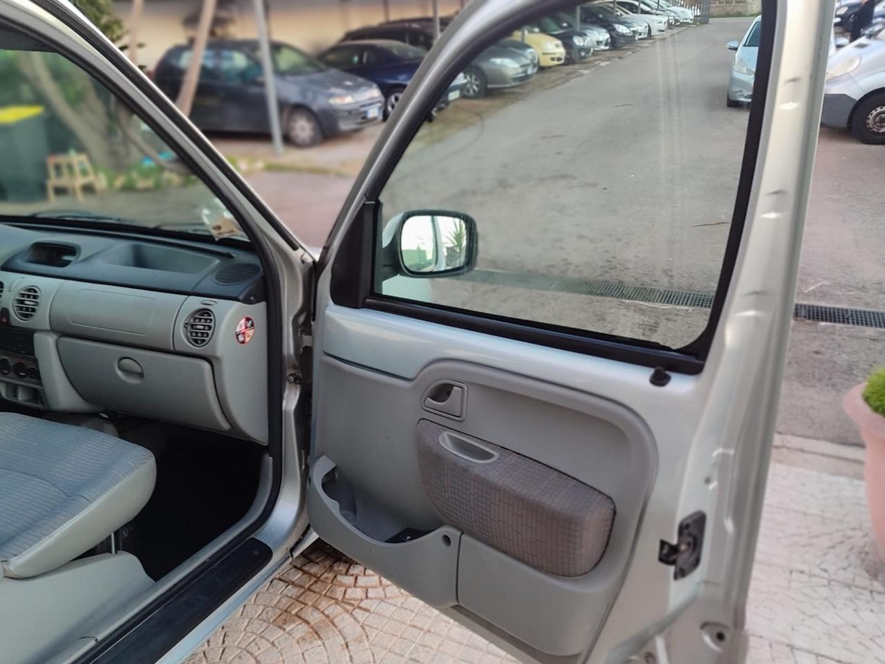 Renault Kangoo 1.5 dCi/84CV 5p