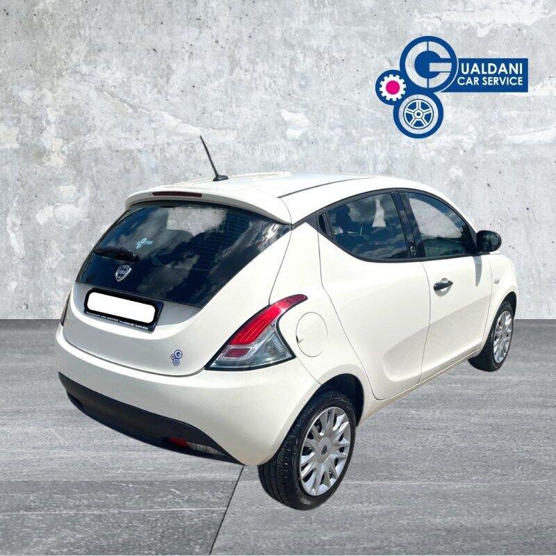 Lancia Ypsilon Ypsilon 1.0 FireFly 5 porte S&S Hybrid Ecochic Silver