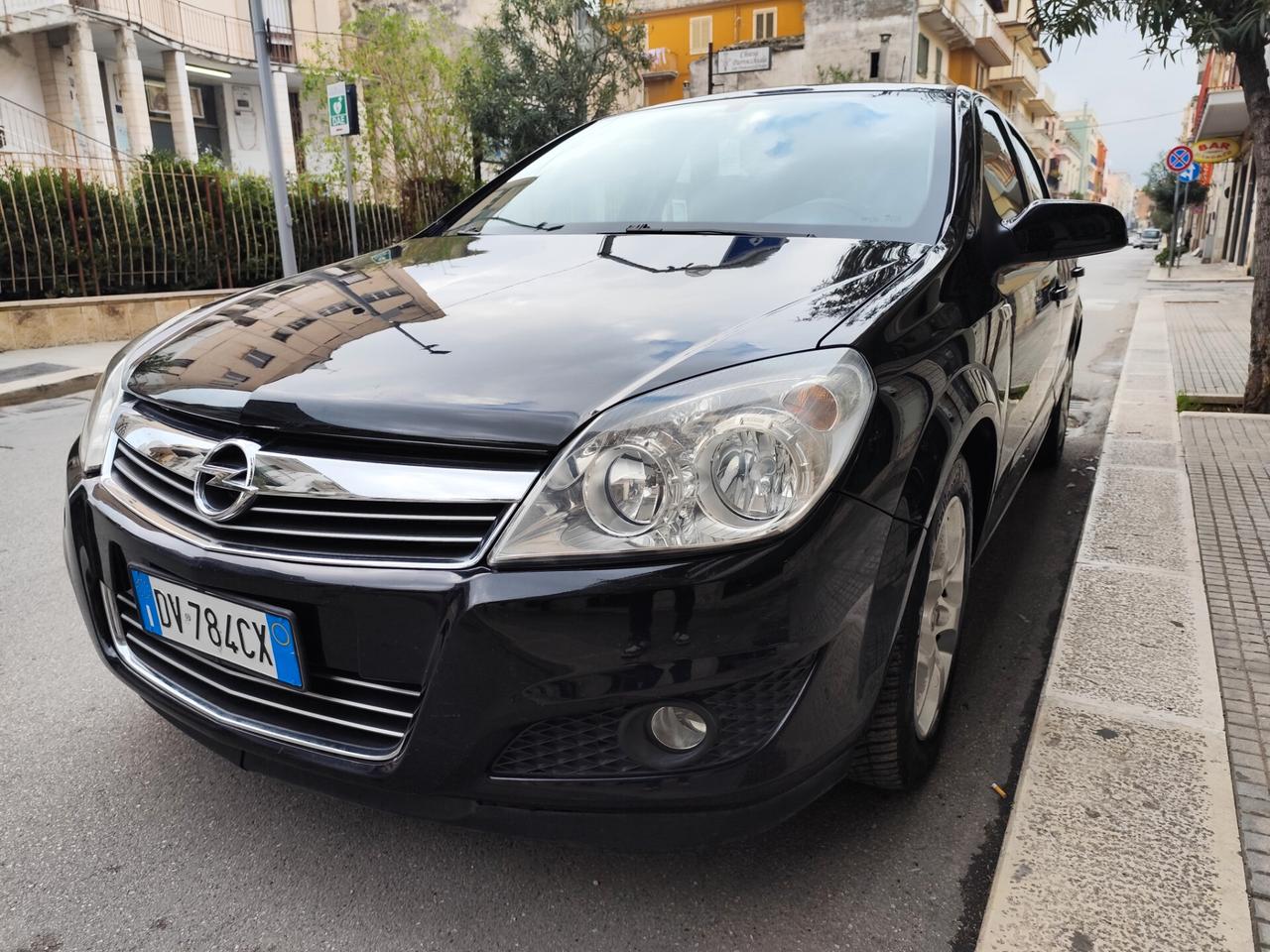Opel Astra 1.7 CDTI 110CV COSMO BERLINA
