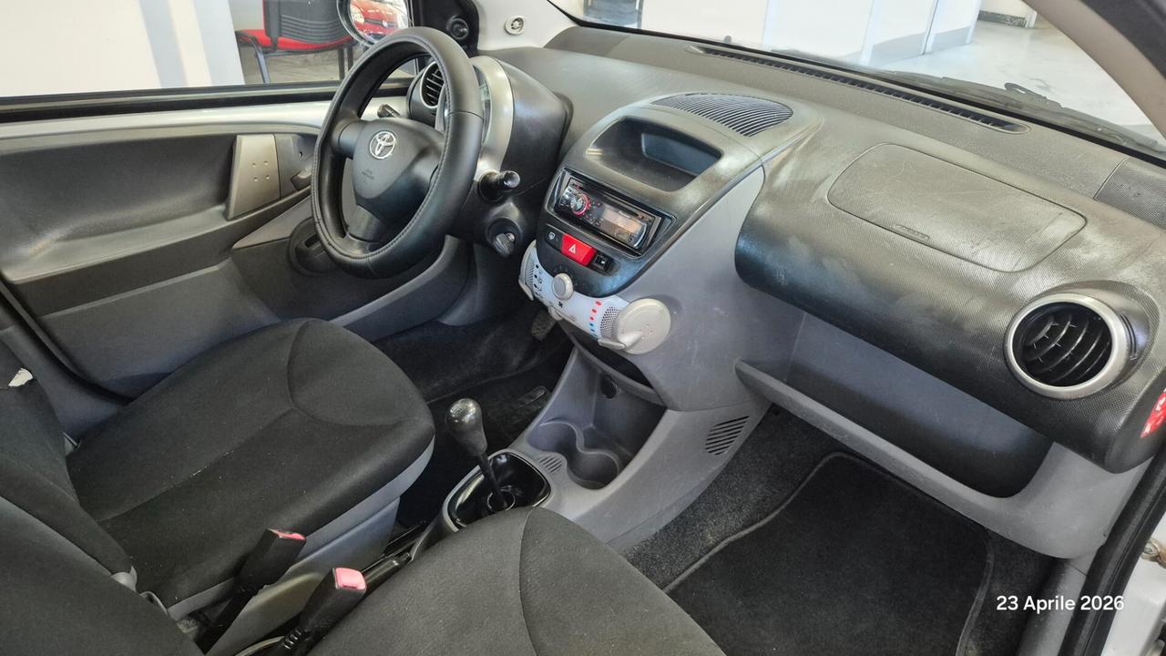 Toyota Aygo 1.0 12V VVT-i 5 porte Sol