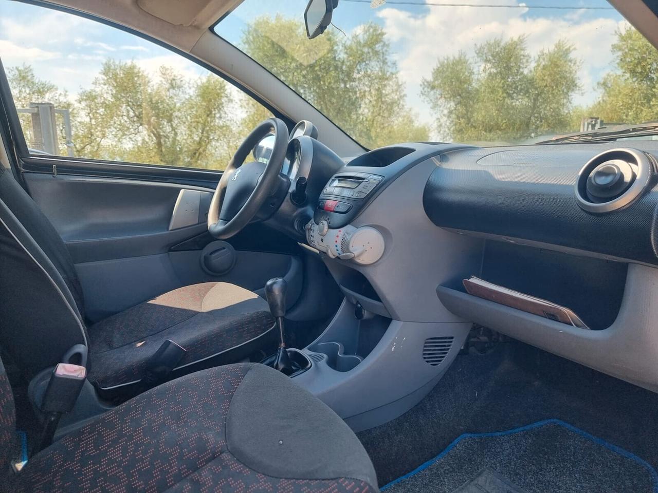 Peugeot 107 1.0 68CV 5p. Sweet Years NEOPATENTATI