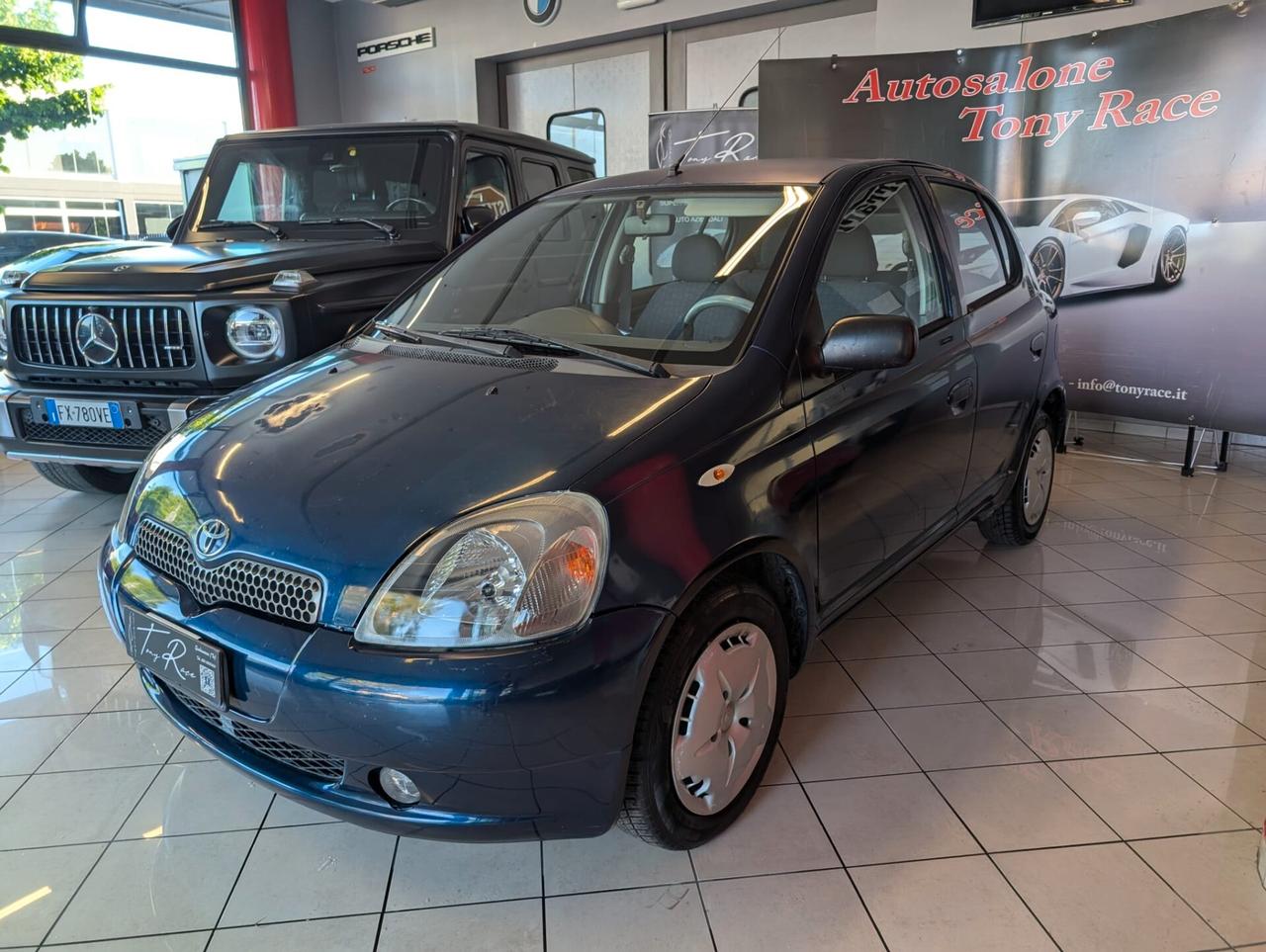 Toyota Yaris 1.0i 16V cat 5 porte Sol