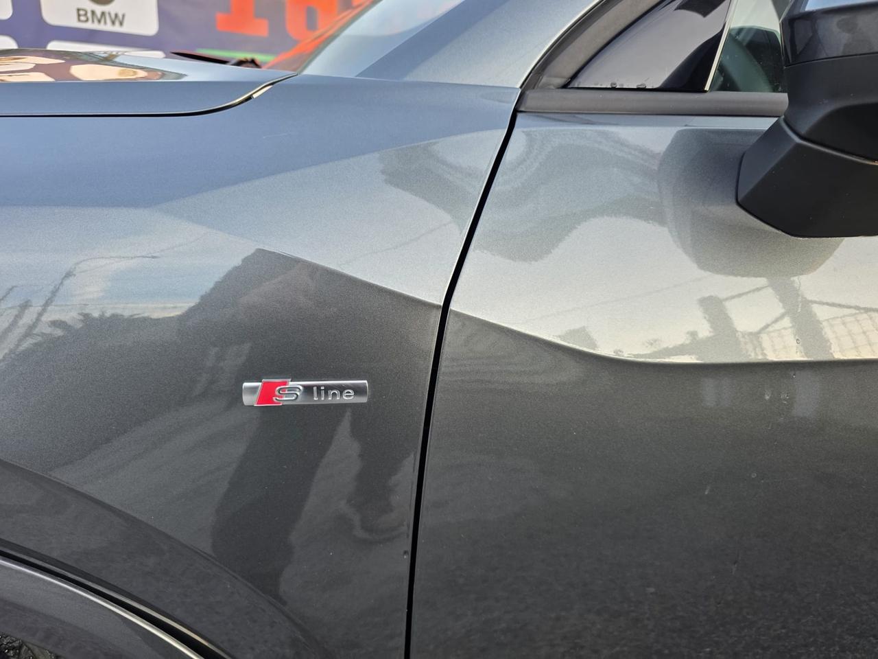 AUDI Q2 3X S-LINE BLACK EDITION