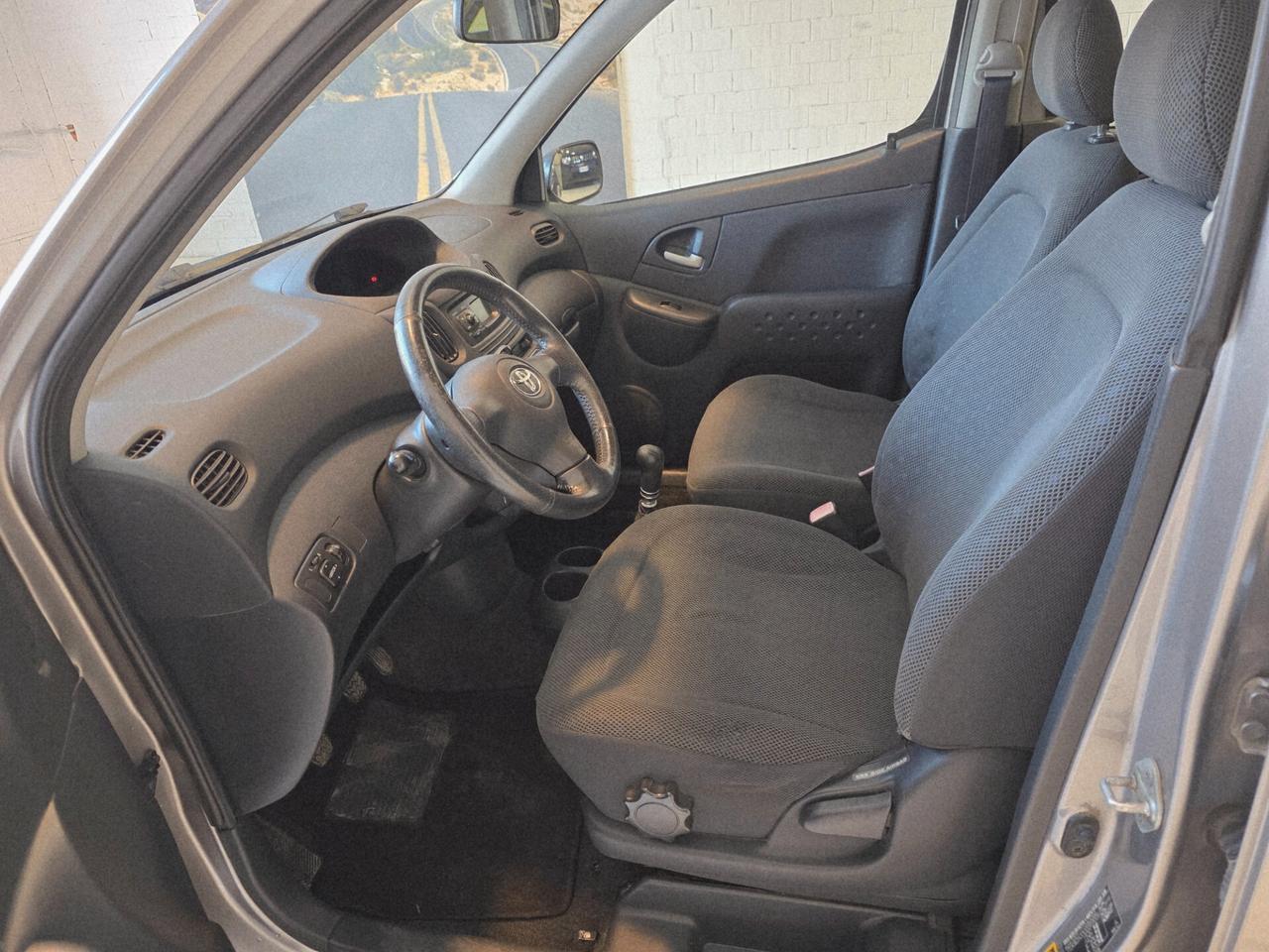 Toyota Yaris verso 1.3i 16V cat 5 porte Verso