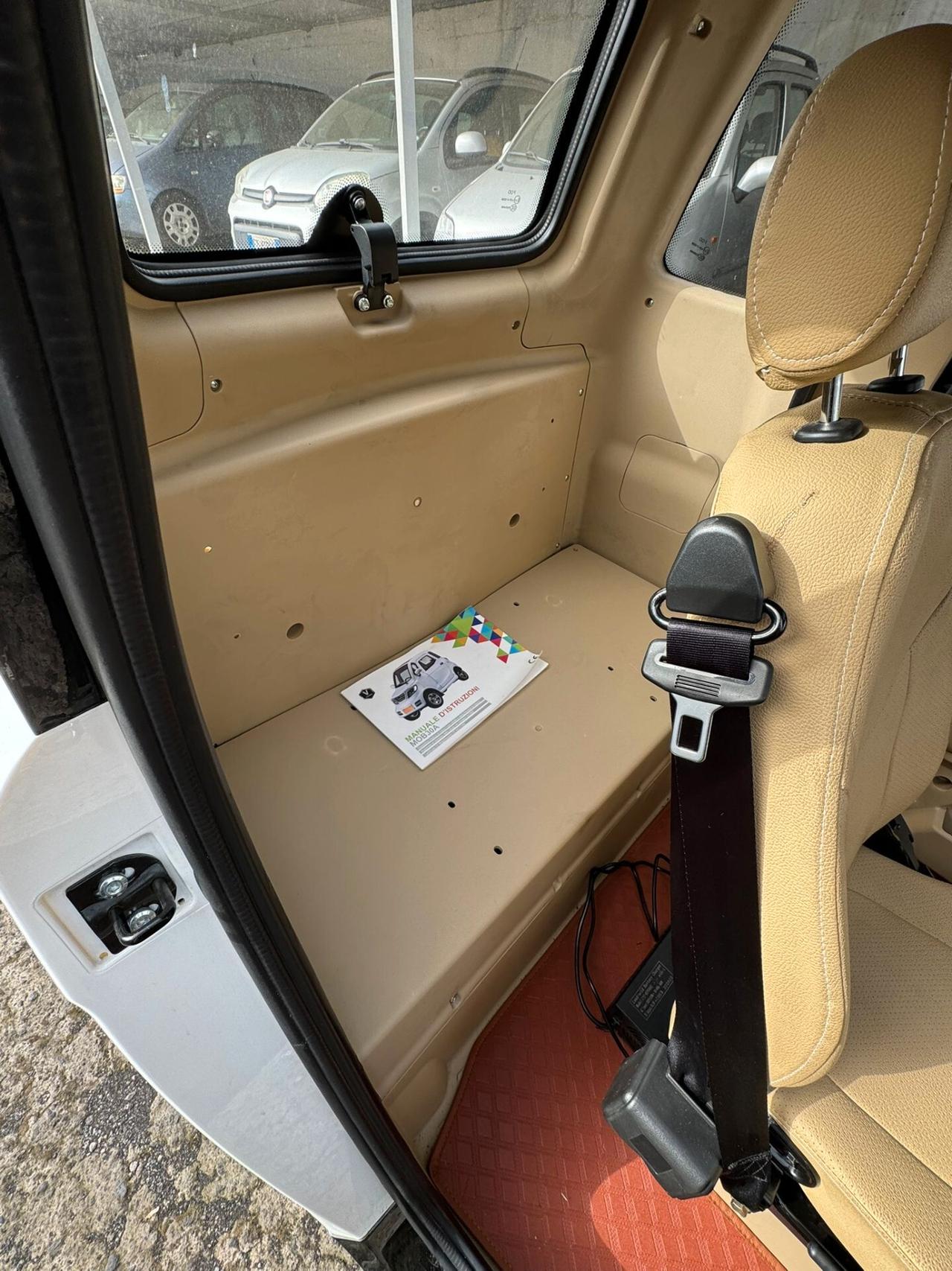 AUTO ELETTRICA GUIDA LIBERA MOB30A