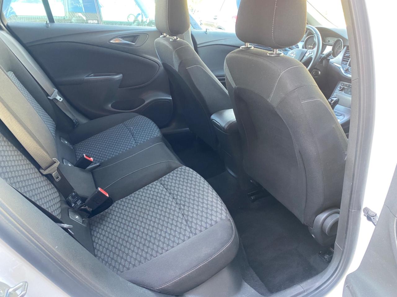 Opel Astra 1.6 CDTI Sports Tourer - automatico