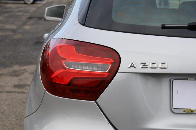 MERCEDES-BENZ A 200 Premium AMG