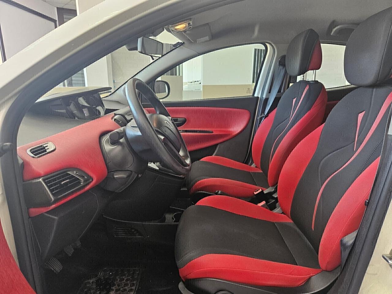 Lancia Ypsilon 1.3 MJT 16V 95 CV 5 porte S&S Elefantino