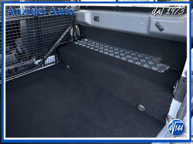 LAND ROVER Defender 90 2.2 TD4 Station Wagon E N1 2 posti