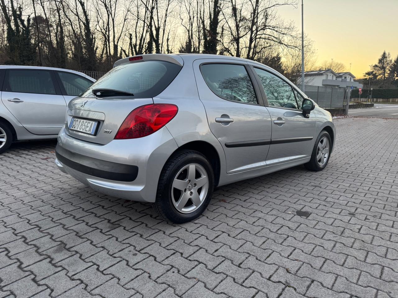 Peugeot 207 1.4 8V 75CV 5p. X Line ECO GPL