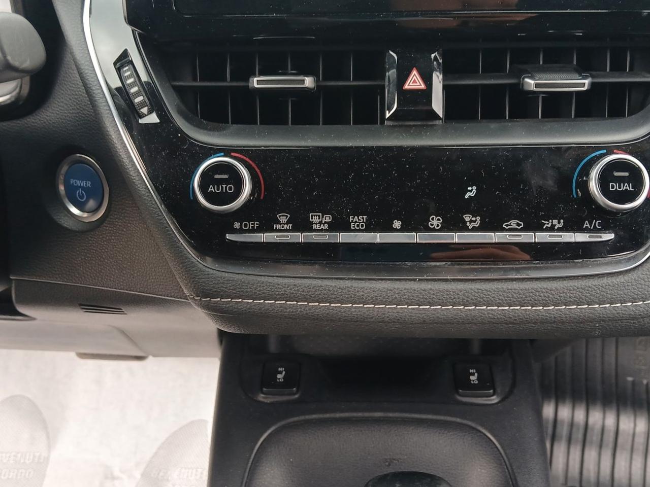 Toyota Corolla 1.8h Business cvt