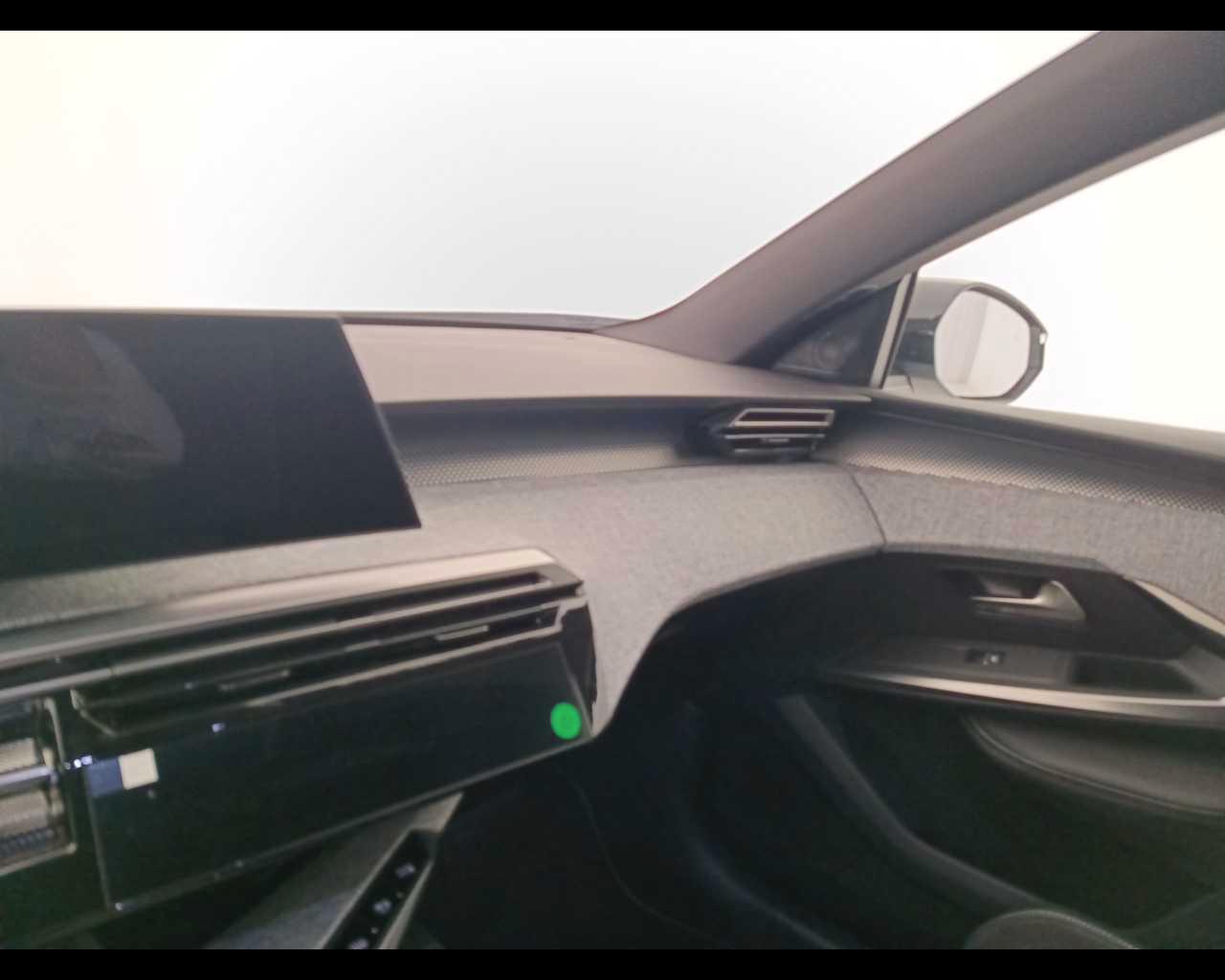 PEUGEOT Nuovo 5008 Hybrid 136 e-DCS6 GT