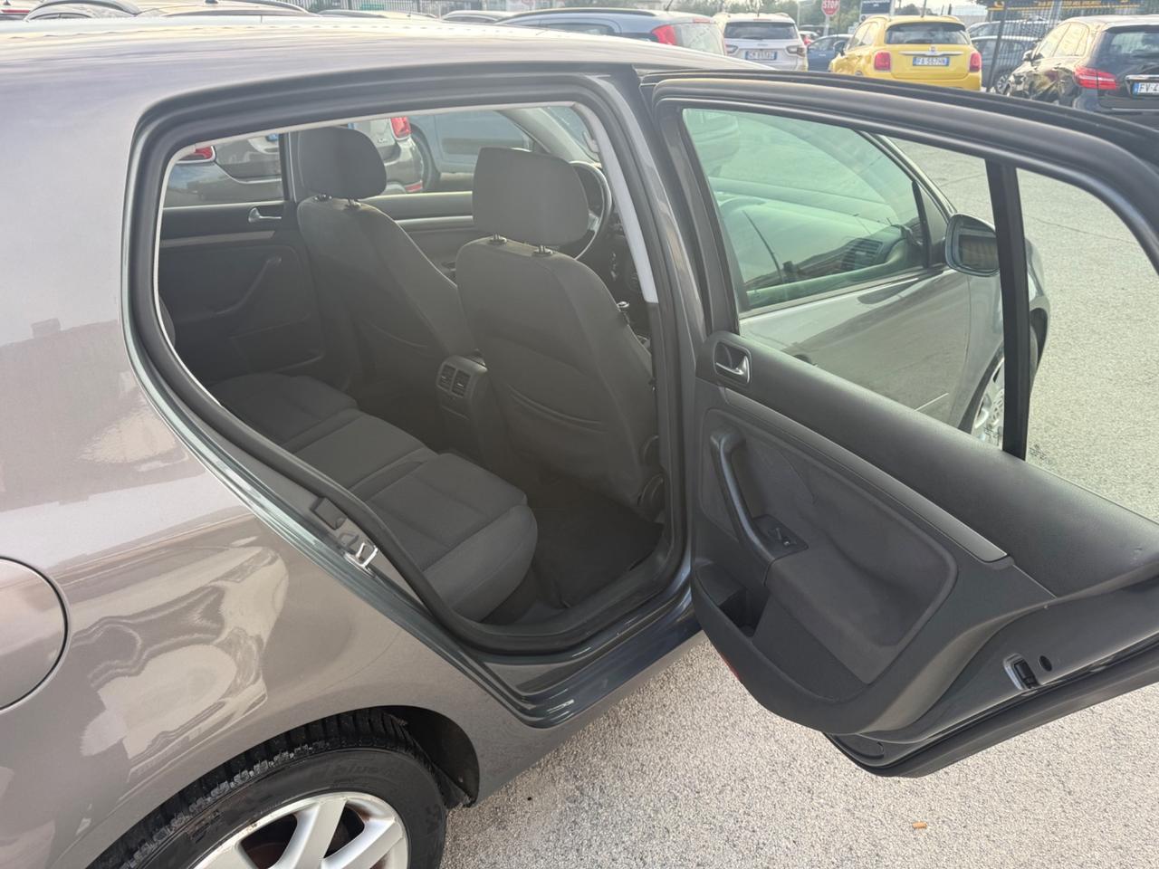 Volkswagen Golf 1.9 TDI 5p. Sportline