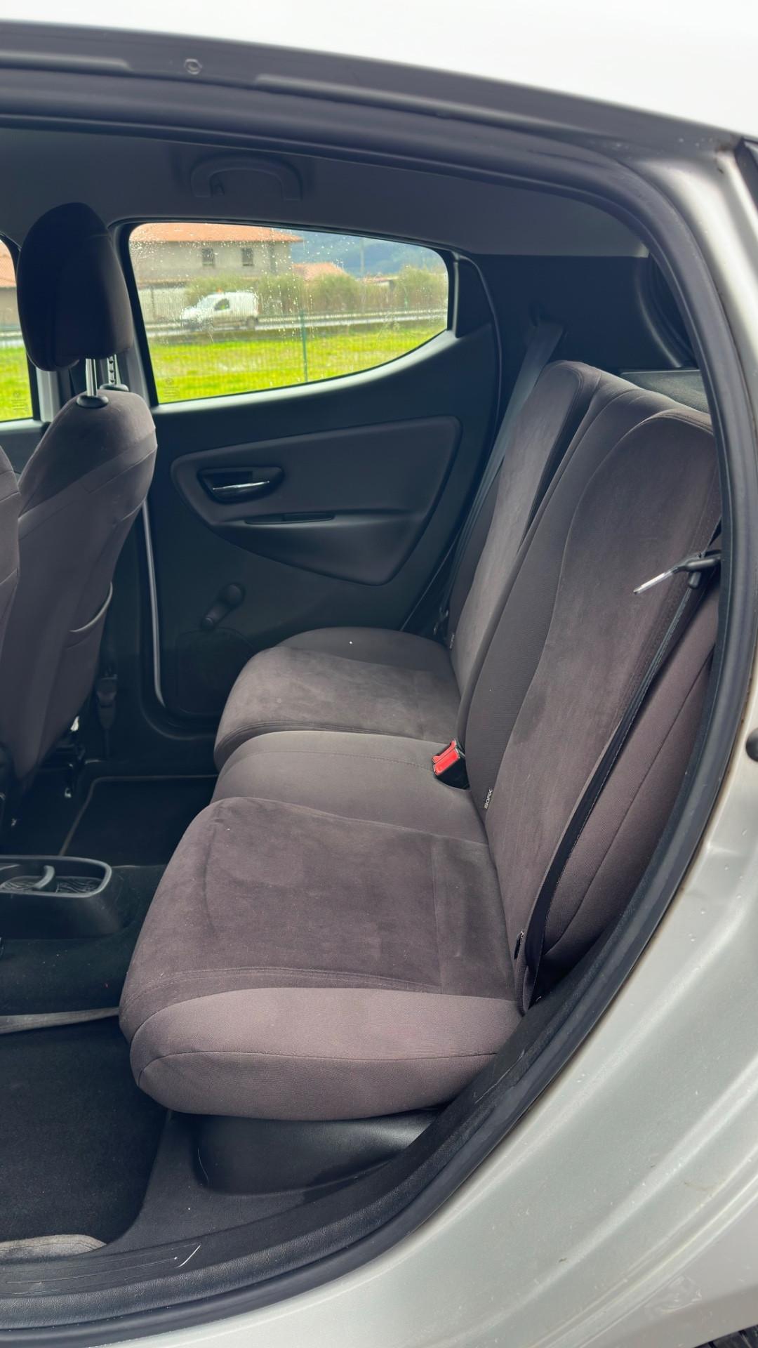 Lancia Ypsilon 1.3 MJT 16V 95 CV 5 porte S&S Silver